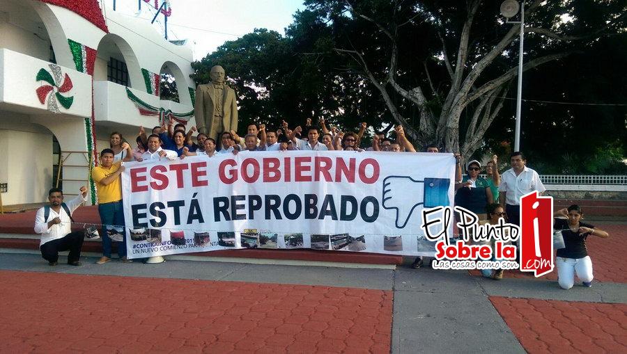 Otra payasada del líder del PRD en Quintana Roo: “Reprueba” al gobierno de Paul Carrillo