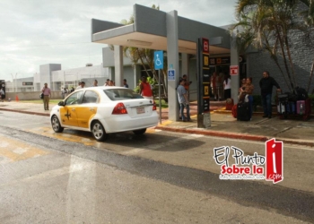 Además de insuficiente es caro el servicio de taxi en Aeropuerto de Chetumal