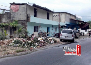 Vecinos exigen que municipio de OPB ponga fin al basurero de Florería Spyder