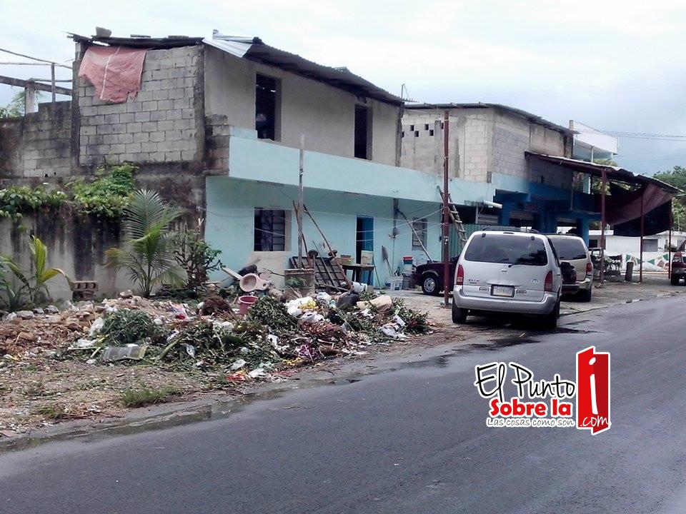 Vecinos exigen que municipio de OPB ponga fin al basurero de Florería Spyder