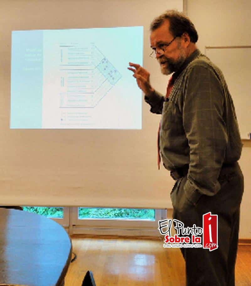 Harald Albrecht presenta exitosamente el Examen Doctoral en la Universidad de Hamburgo, Alemania