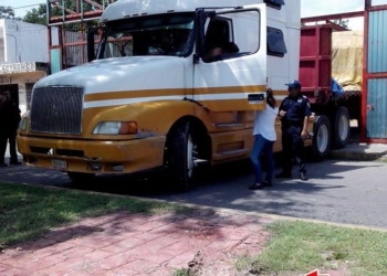 Detienen a “trailero valemadrista” por daños en propiedad municipal