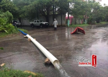 CAPA auxilia a familias inundadas y desazolva sistema de drenaje pluvial