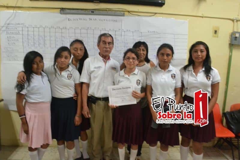 Inusual supervisión del INE en elección de sociedad de alumnos en secundaria de FCP