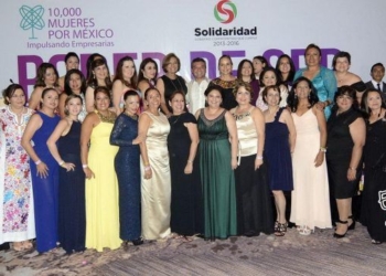 Mauricio Góngora reconoce a mujeres empresarias