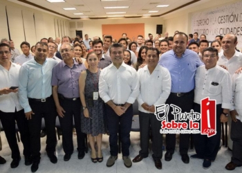 Presenta Mauricio Góngora ponencia magistral de desarrollo urbano de Playa del Carmen