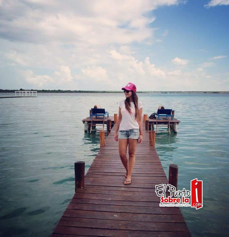 Vielka Valenzuela maravillada con las bellezas naturales del sur de Quintana Roo