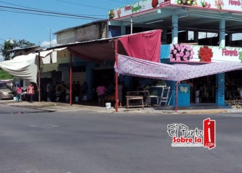 Difuntos reviven florerías de la capital del estado