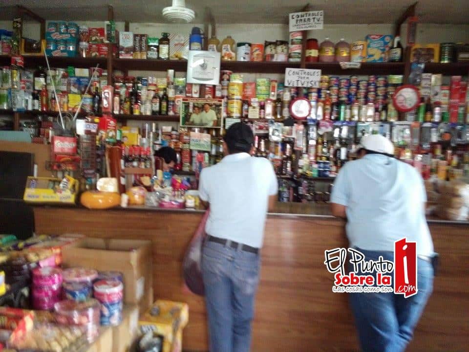 En decadencia, tiendas de productos comestibles de importación