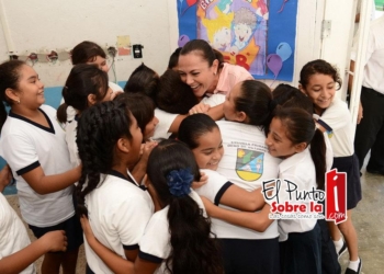 Arlet, comprometida con las familias de Quintana Roo