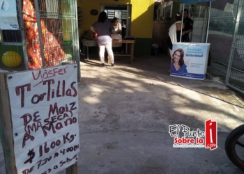 ¡Aquí están calientitas, lleve sus tortillas a mano!