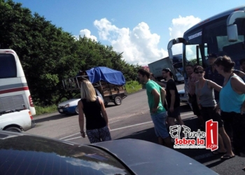 Bloqueo carretero afecta industria sin chimeneas del sur de Q. Roo.
