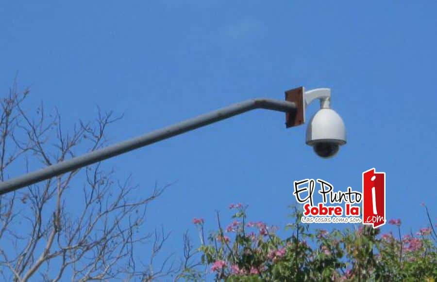 Apoyados por cámara de vigilancia, detienen a automóvil que mató a ciclista en carretera Chetumal-Ucum