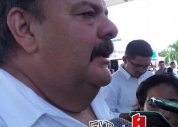 Preparado y con las maletas en la mano Eduardo Espinosa Abuxapqui