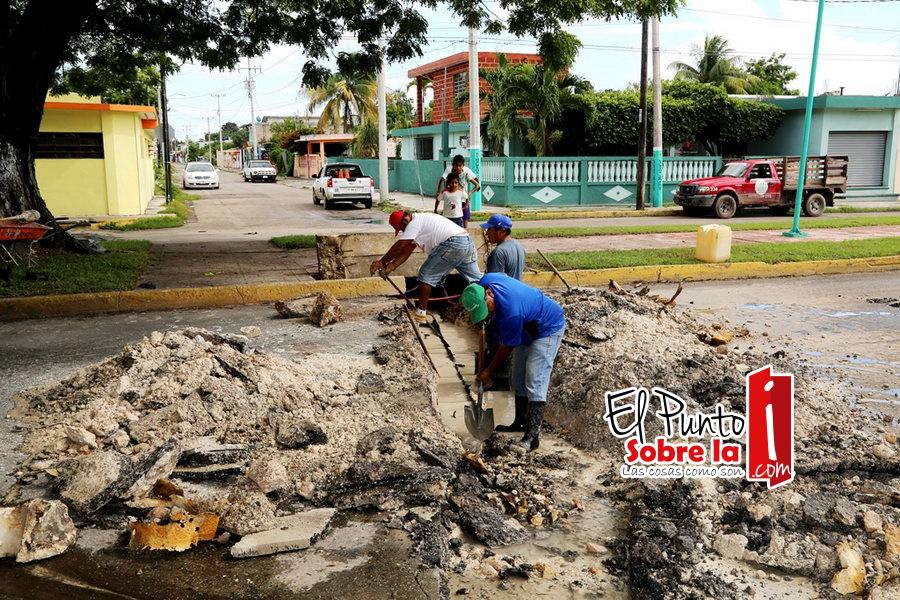 Ponen fin a acumulación de agua en la calzada Veracruz con Chapultepec