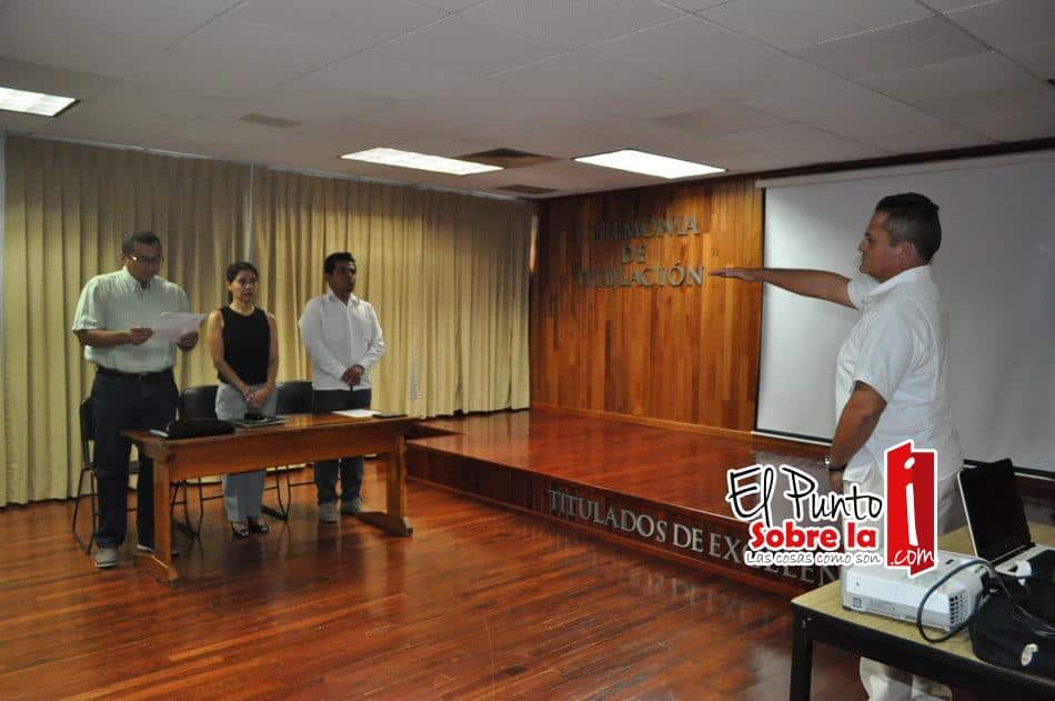 Presenta examen profesional Jesús Alcerreca manzanero en la UQROO