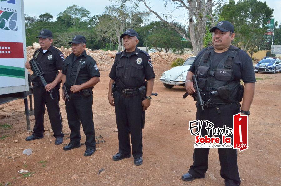 Un choque y guamazos entre policías de JMM