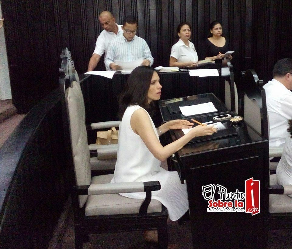 Sólo llegó por sus aguinaldos al Congreso