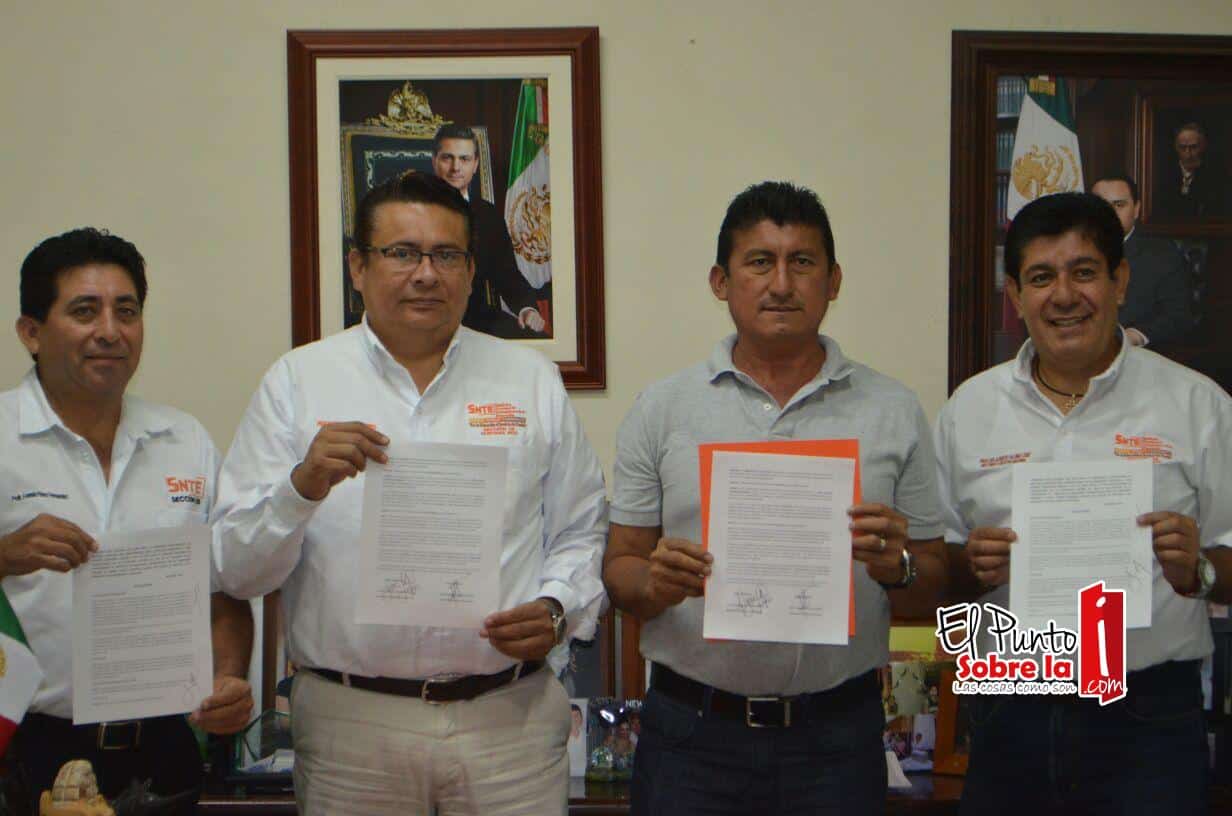 Firma “Chepe” acuerdo para descuentos en el pago del predial a los maestros del SNTE
