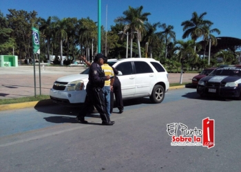 Nadie respeta espacios de discapacitados