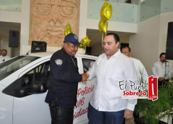 Con un desayuno y la rifa de un automóvil celebran a los policías