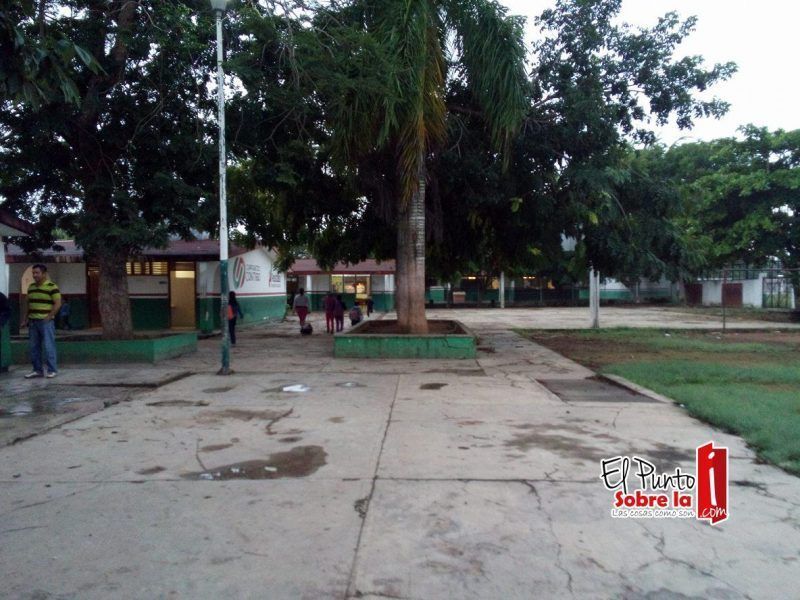 Frío y confusión generan ausentismo en retorno a clases