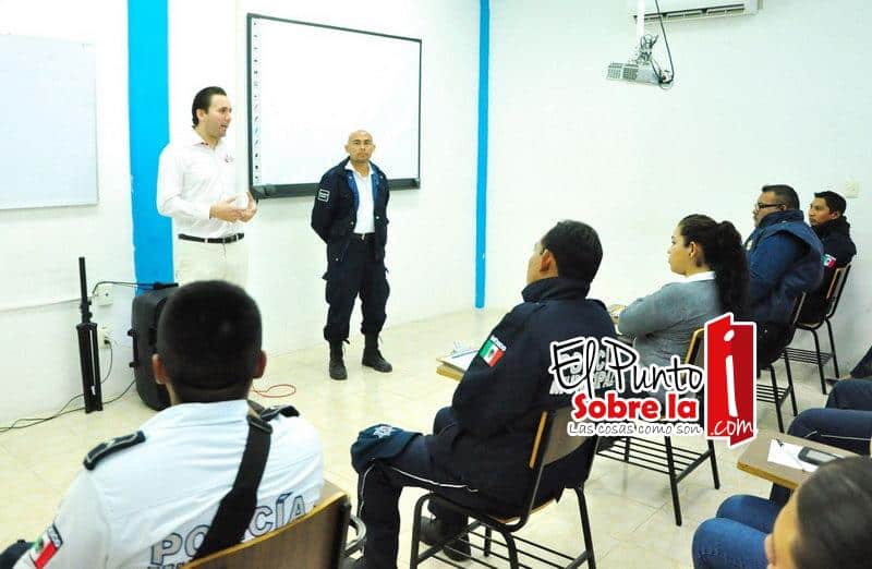 Capacita CDHEQROO a policías municipales del OPB
