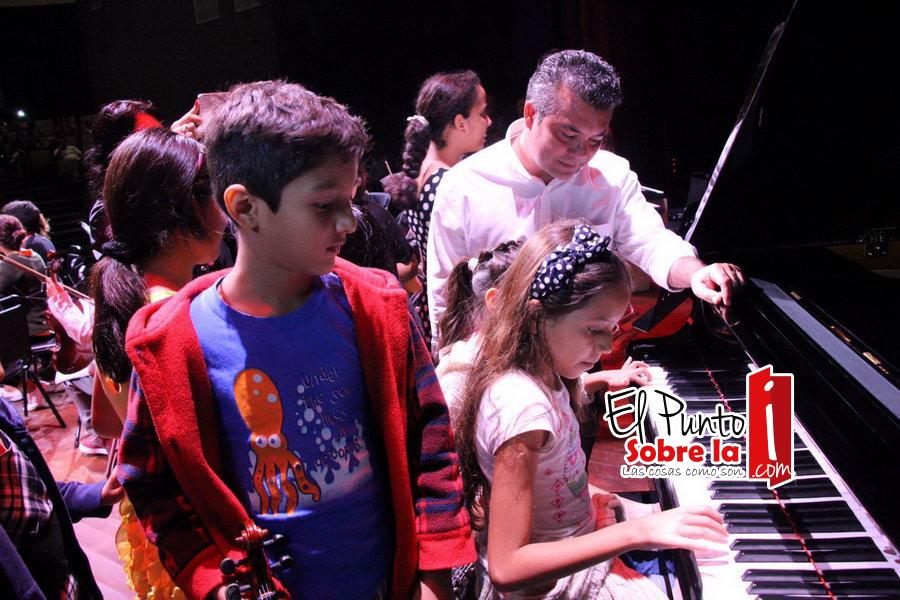 Mauricio Góngora impulsa el desarrollo artístico de niños y jóvenes