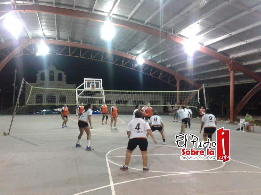 Las Linces someten a las Leonas en emocionante justa de volibol