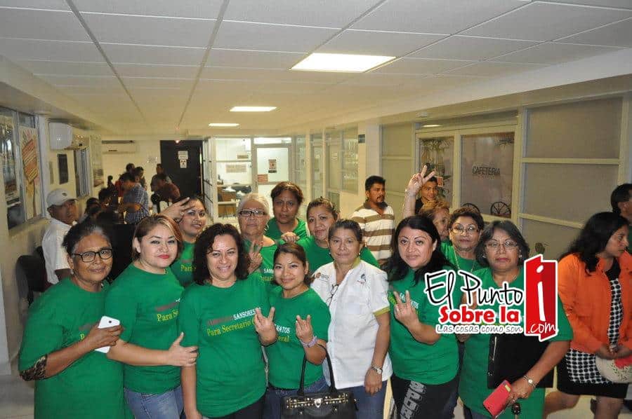 Sindicalizados de la sección 45 del SNTS reciben a la planilla verde (FOTOS)