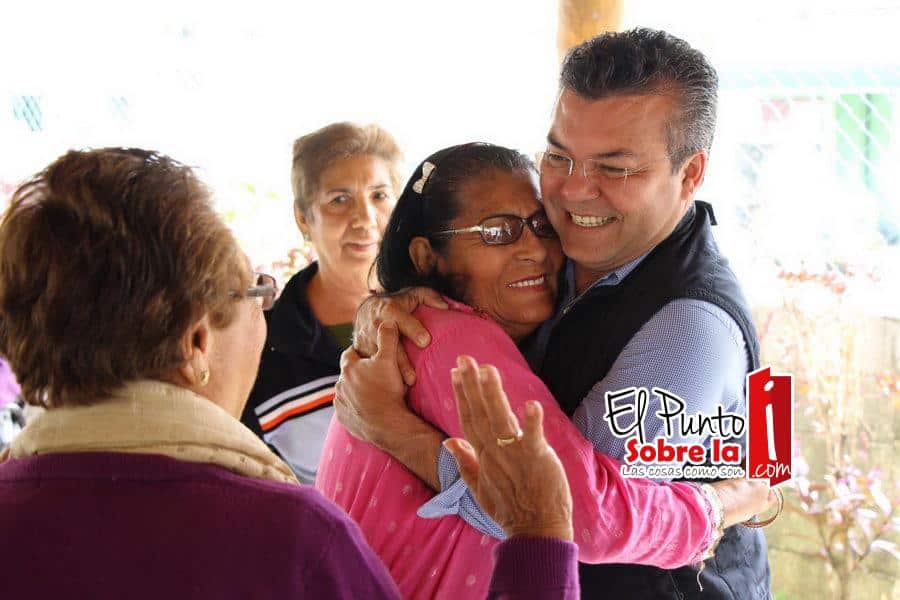 Mauricio Góngora, cercano a los abuelitos de Solidaridad