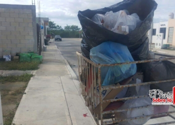 Montones de basura adornan el Fraccionamiento Sian’Kaan III