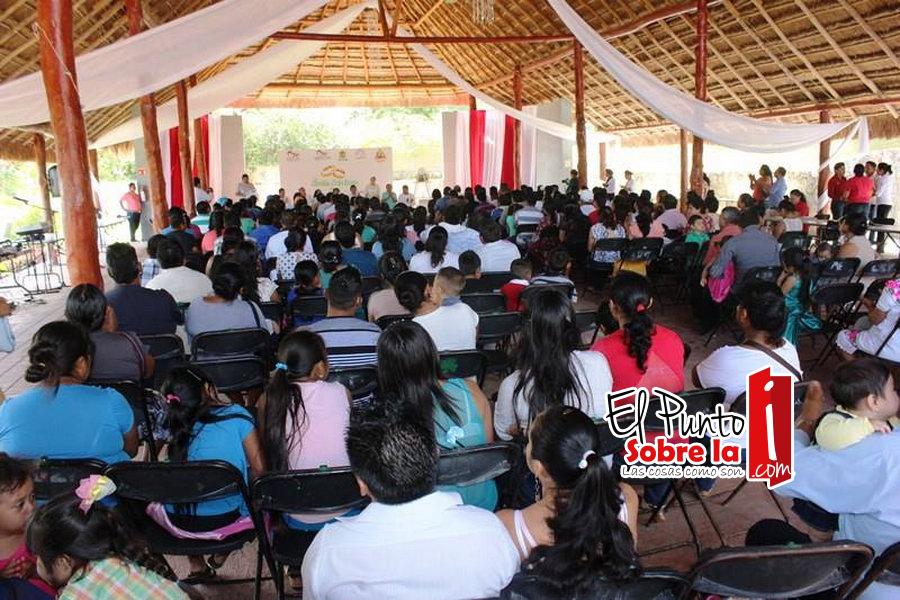 Celebra DIF Bacalar la unión de 67 parejas