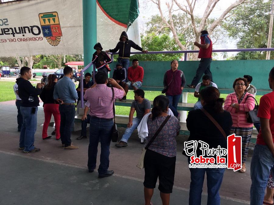 Autoridades dejan plantados a manifestantes y amenazan con otro cierre carretero