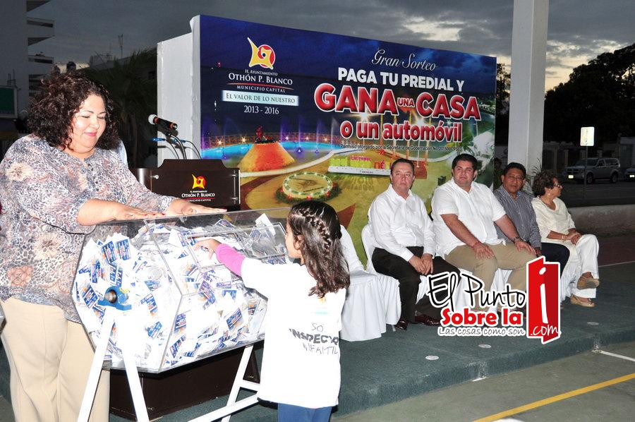 Pedro Coma, ganador de la casa que rifo el Ayuntamiento de Othón P. Blanco