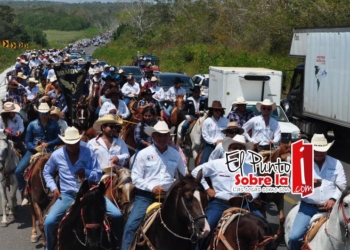 Con creces la V edición de la cabalgata de la Expomor 2016