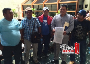 Campesinos reclaman por alto costo de Agua Potable