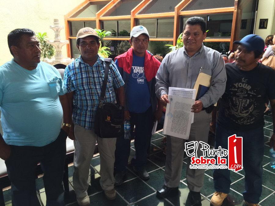 Campesinos reclaman por alto costo de Agua Potable