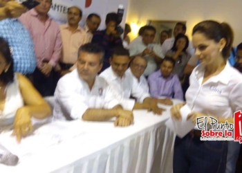 Gina Ruiz se registra como precandidata cozumeleña