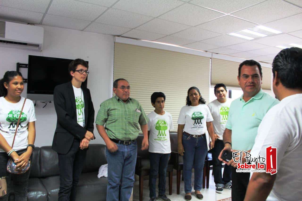 Recibe Rafa Castro al fundador de Plant For The Planet Félix Finkbeiner y ratifica su compromiso con el medio ambiente
