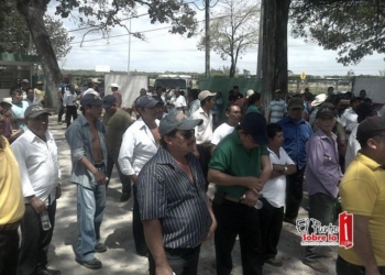 Ganaderos se manifiestan denuncian incumplimiento de SAGARPA