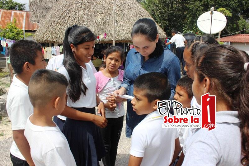 Realiza recorrido Rossina Castillo de Contreras a comunidades rurales