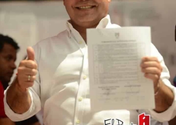 Mauricio Góngora se registra como precandidato de la coalición PRI, PVE y Panal