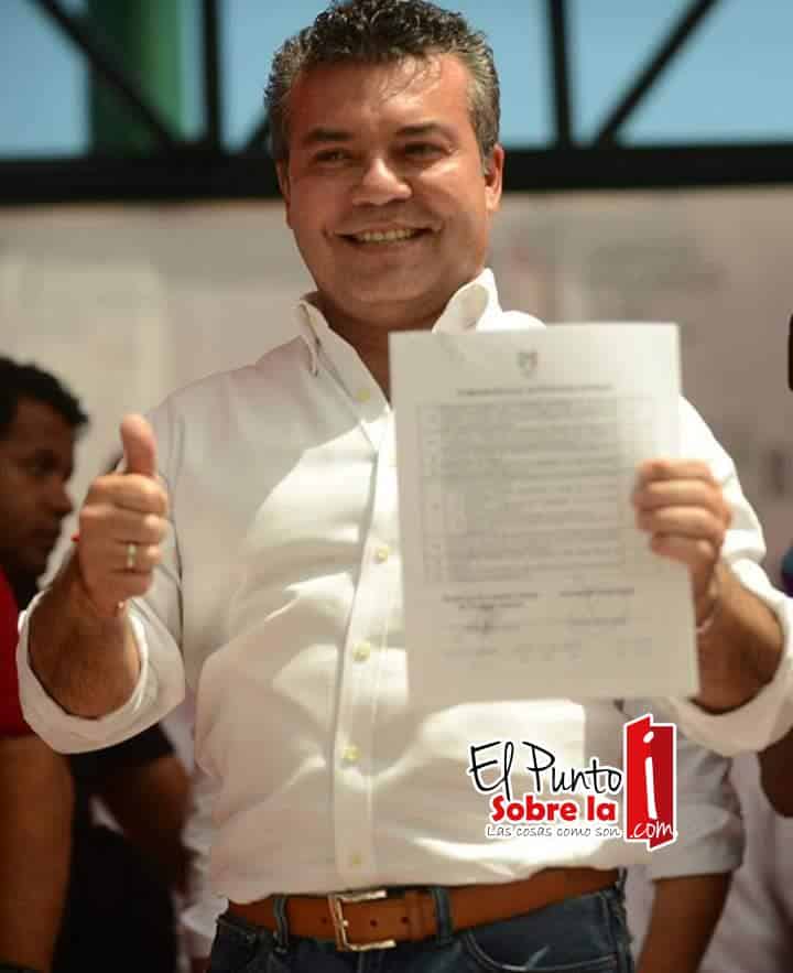 Mauricio Góngora se registra como precandidato de la coalición PRI, PVE y Panal