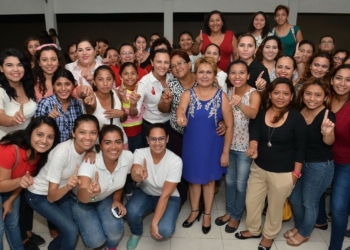 Arlet se compromete con los jóvenes de Othón P. Blanco