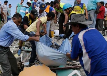 Terremoto de 7,8 en la zona costera de Ecuador deja al menos 233 muertos