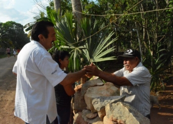 Domingo Flota se compromete con adultos mayores de José María Morelos