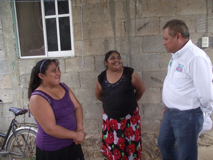 Emilio Jiménez recorre comunidades proponiendo más y mejores servicios