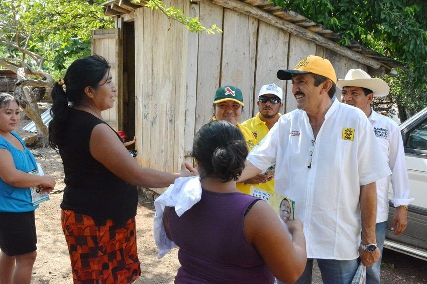 Fructíferas visitas de Domingo Flota a comunidades morelenses
