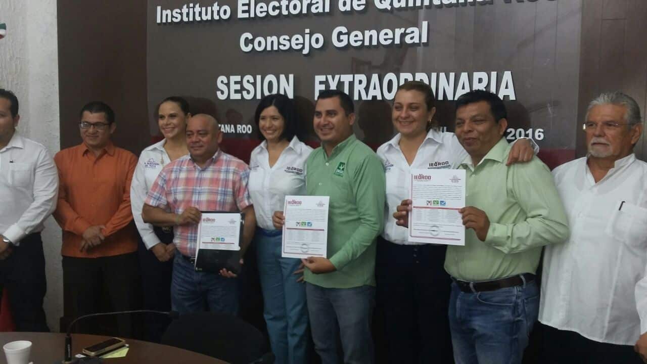 Bajan al primer candidato de UNE